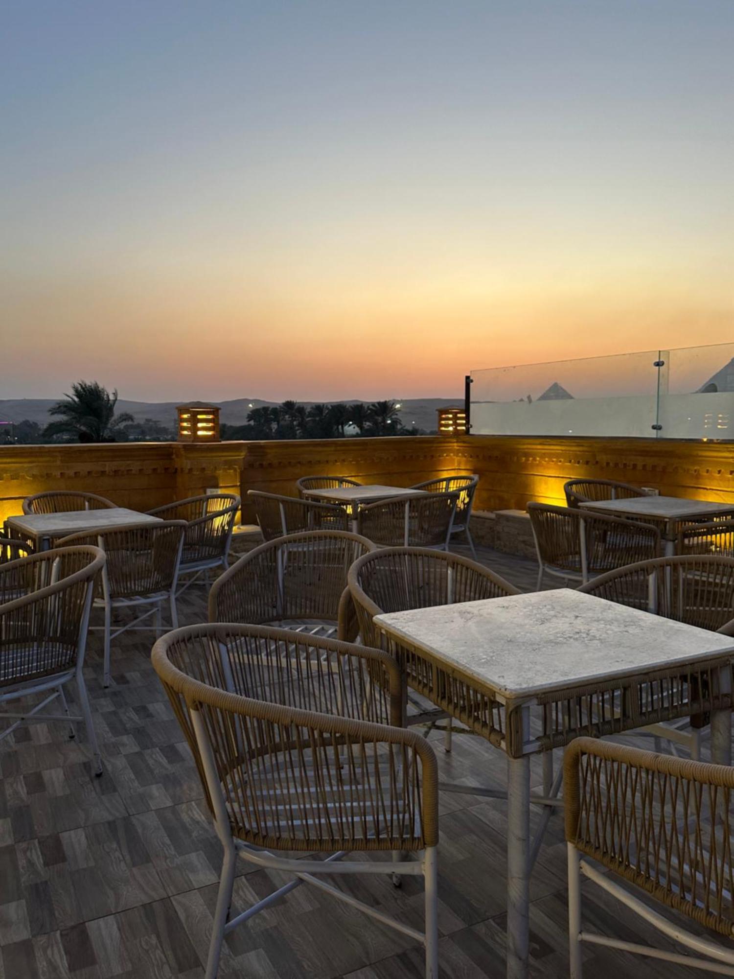 Taj Pyramids View Inn Kafrat al Jabal Bagian luar foto