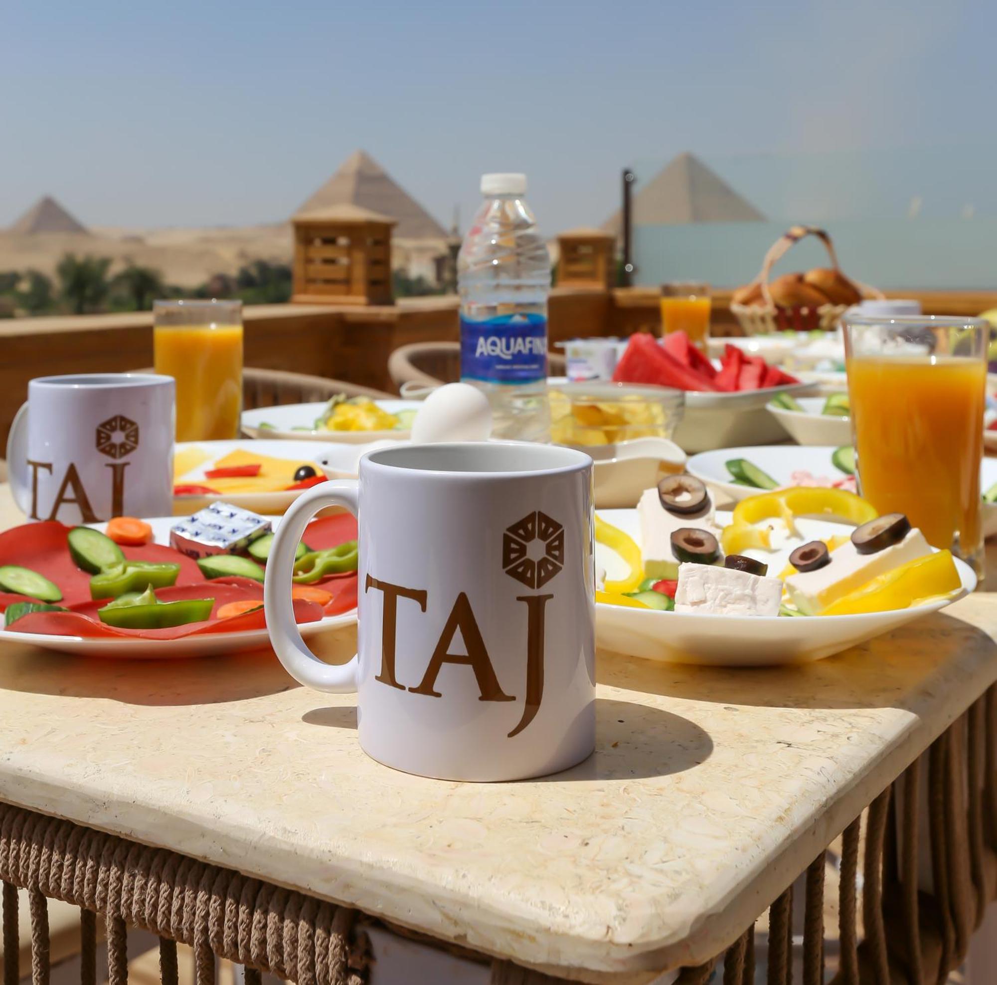 Taj Pyramids View Inn Kafrat al Jabal Bagian luar foto