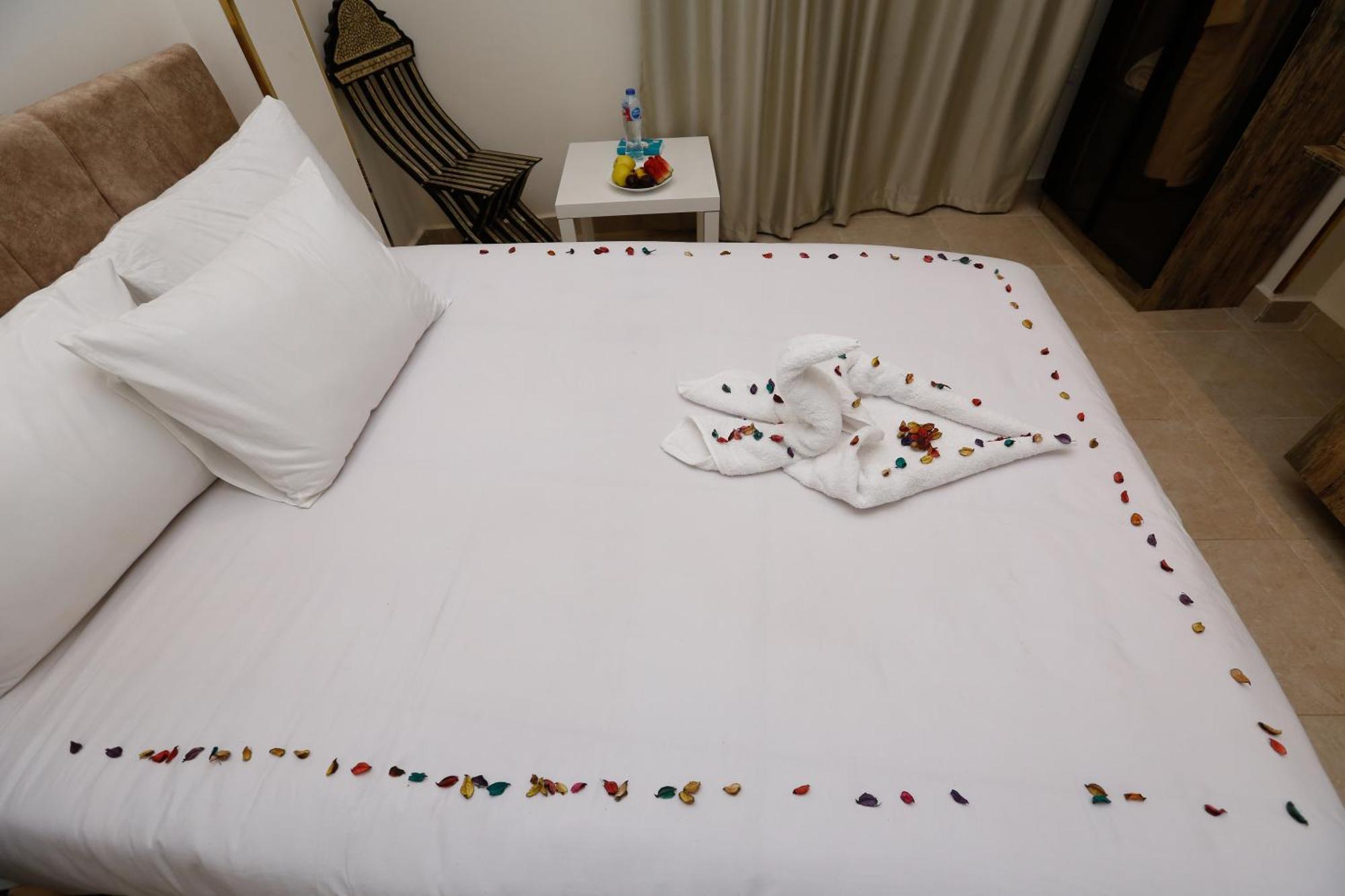 Taj Pyramids View Inn Kafrat al Jabal Bagian luar foto