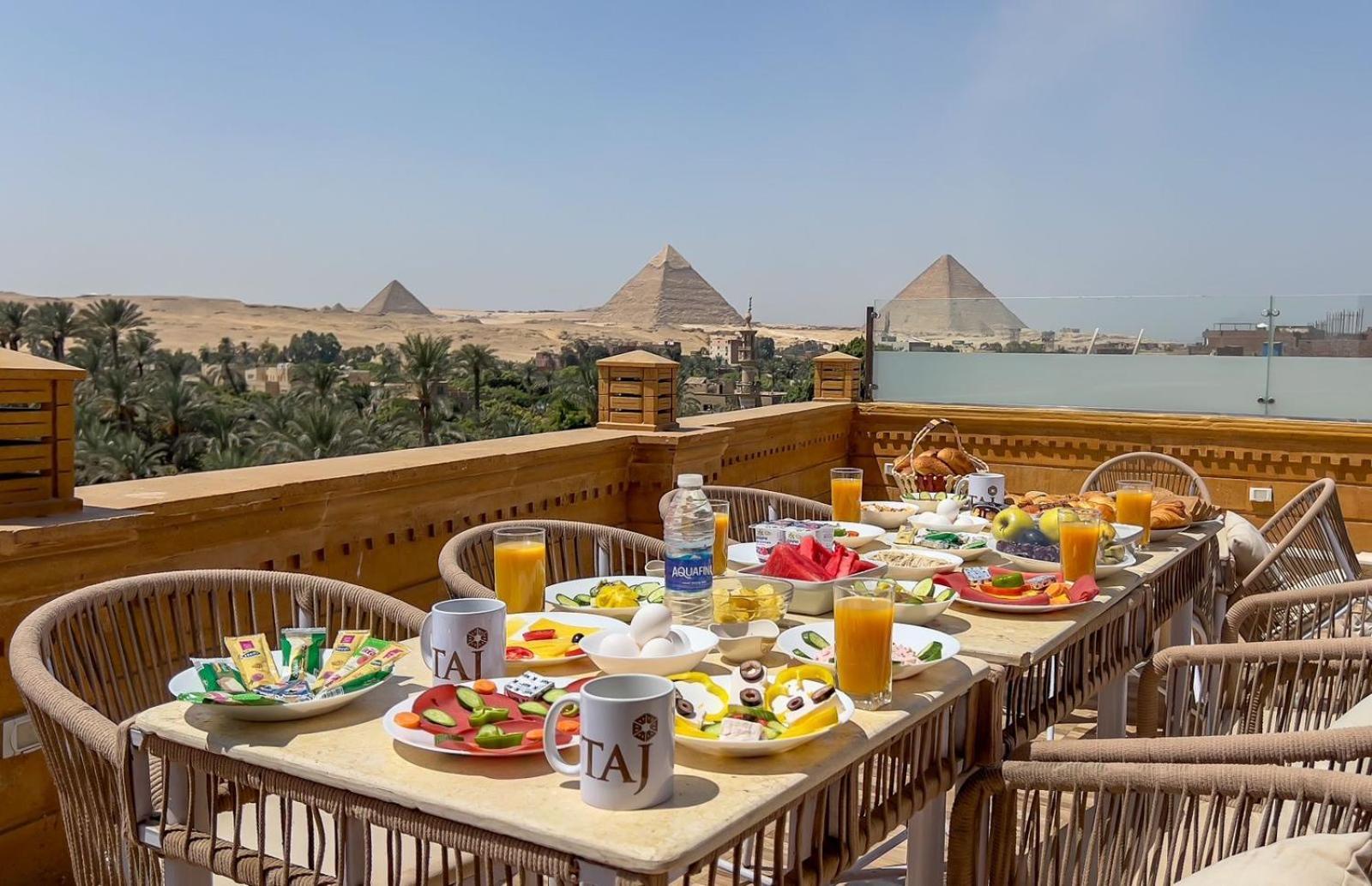 Taj Pyramids View Inn Kafrat al Jabal Bagian luar foto